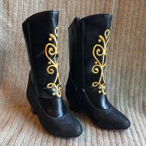 Frozen dress up boots